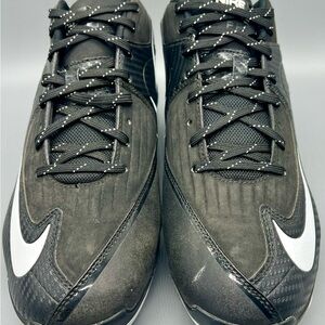 Nike MVP baseball cleats, 10.5, metal spikes, new